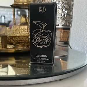 KVD Light 010 Foundation